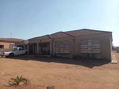 3 Bedroom House For Sale in Ga-Mashishimale, Phalaborwa - pyaZ.webp