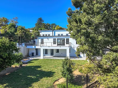 5 Bedroom House For Sale in Stellenbosch - Lkb3.webp