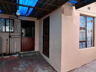 3 Bedroom House For Sale in Khayelitsha - VmFU.webp