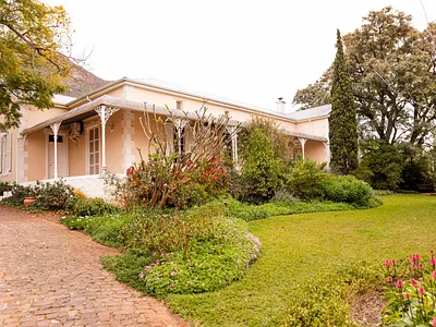 4 Bedroom House For Sale in Piketberg - ydM7.webp