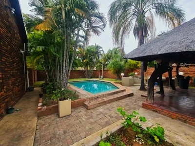 4 Bedroom House To Rent in Phalaborwa - img