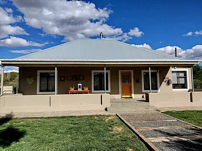 2 Bedroom House For Sale in Sutherland - img