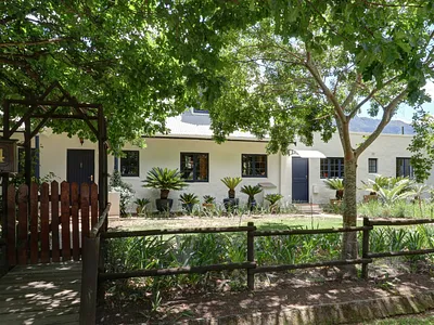 3 Bedroom House For Sale in Caledon - zXrg.webp