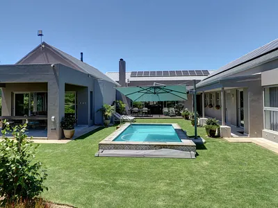 4 Bedroom House For Sale in Caledon - vZxD.webp