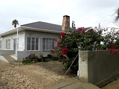 4 Bedroom House For Sale in Prince Albert - Z9ZL.webp