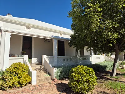 4 Bedroom House For Sale in Piketberg - v53O.webp