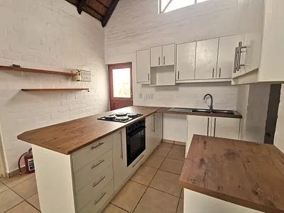 2 Bedroom Apartment To Rent in Velddrif - AR8L.webp