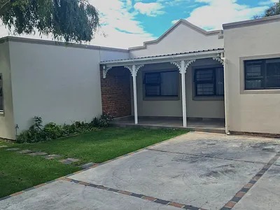 4 Bedroom House For Sale in Kleinmond - img