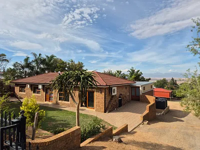 4 Bedroom House For Sale in Piketberg - DG14.webp
