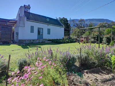 1 Bedroom House For Sale in Caledon - eb6A.webp
