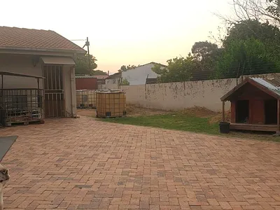 3 Bedroom House For Sale in Dewalt Hattingh Park, Benoni - bJWd.webp