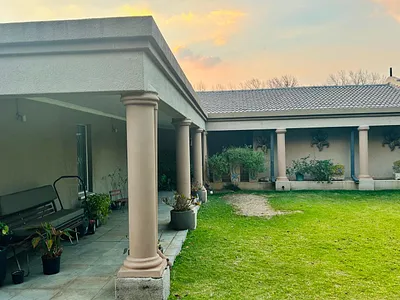 4 Bedroom House For Sale in Sasolburg - 25Fv.webp