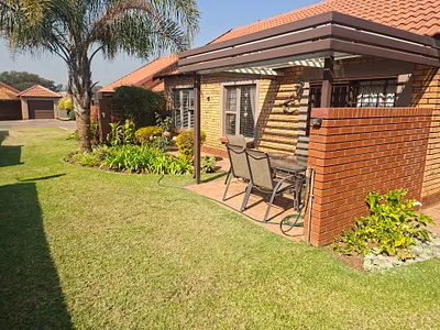2 Bedroom Townhouse For Sale in Pretoria - owKB.webp