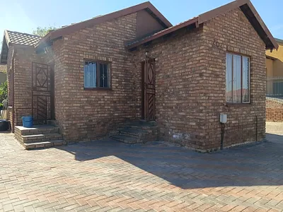 3 Bedroom House For Sale in Pretoria - 8CoE.webp