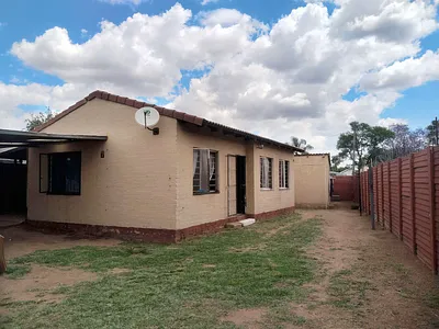 6 Bedroom House For Sale in Pretoria - EkPe.webp
