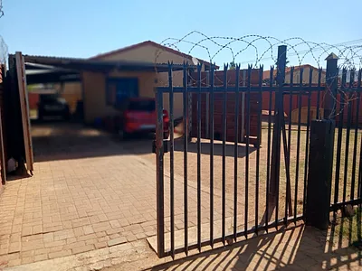 6 Bedroom House For Sale in Pretoria - n7n5.webp