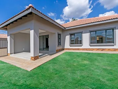 3 Bedroom Townhouse For Sale in Pretoria - bVDd.webp