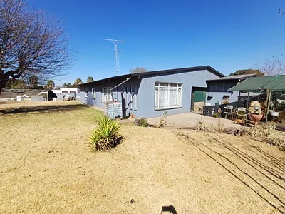 3 Bedroom House For Sale in Vereeniging - enm4.webp