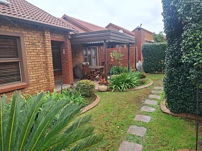 3 Bedroom Townhouse For Sale in Pretoria - NMrn.webp