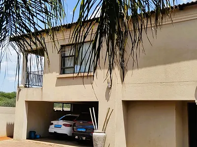 4 Bedroom House For Sale in Lephalale - 3dVj.webp