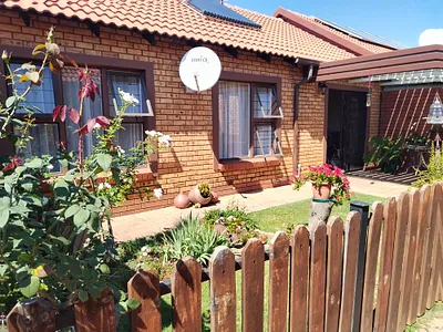 2 Bedroom Townhouse For Sale in Pretoria - VbrA.webp