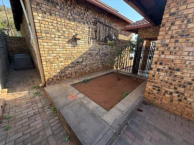 4 Bedroom House For Sale in Pretoria - UlQX.webp