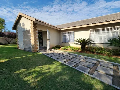 5 Bedroom House For Sale in Vanderbijlpark - 7qok.webp