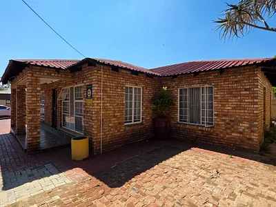 5 Bedroom House For Sale in Pretoria - qfAU.webp