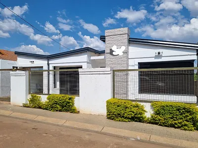 3 Bedroom House For Sale in Soshanguve - wkUX.webp
