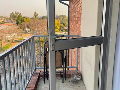2 Bedroom Apartment To Rent in Pretoria - S919.webp