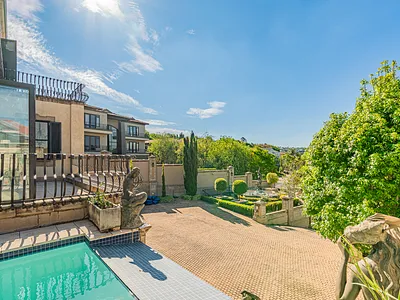 5.5 Bedroom House For Sale in Pretoria - CtNH.webp