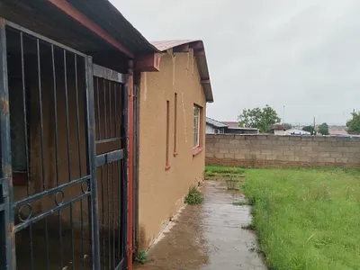 2 Bedroom House For Sale in Soshanguve - E5AX.webp