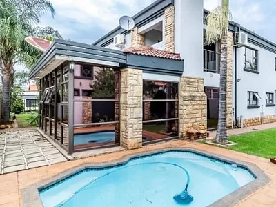 5 Bedroom House For Sale in Pretoria - Zh7n.webp