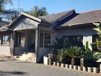 12 Bedroom House For Sale in Centurion - U8k2.webp