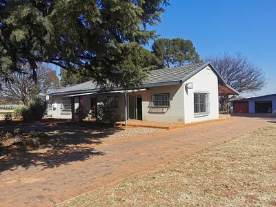 4 Bedroom House For Sale in Centurion - QHbJ.webp