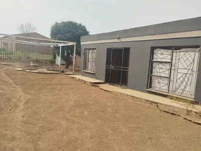 2 Bedroom House For Sale in Soshanguve - MVYc.webp