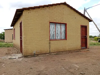 2 Bedroom House For Sale in Soshanguve - dlzY.webp