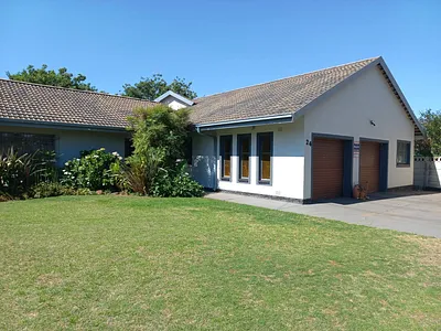 4 Bedroom House For Sale in Vereeniging - LWt7.webp