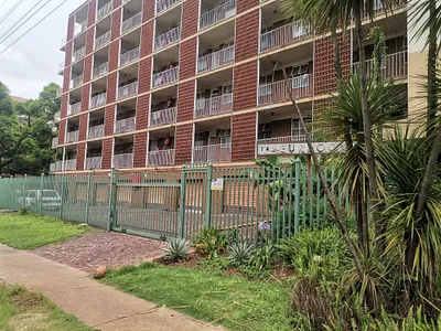 5 Bedroom Apartment For Sale in Pretoria - 0FCz.webp
