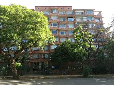 6 Bedroom Apartment For Sale in Pretoria - QgnF.webp
