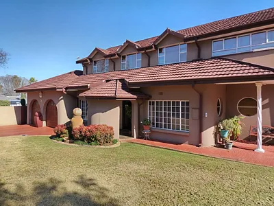 4 Bedroom House For Sale in Meyerton - h1IW.webp