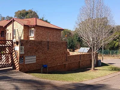 3 Bedroom Apartment For Sale in Pretoria - aG7t.webp