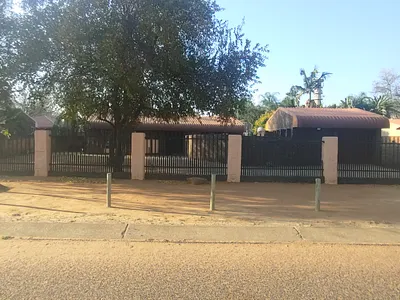 3 Bedroom House For Sale in Lephalale - Tk4m.webp