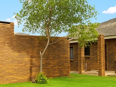 4 Bedroom Townhouse For Sale in Lephalale - 5Nk8.webp