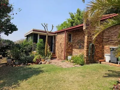 2 Bedroom Townhouse For Sale in Akasia - H3GT.webp