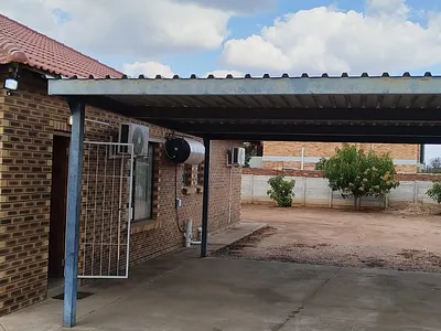4 Bedroom House To Rent in Lephalale - 1aYx.webp