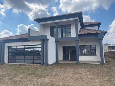 9 Bedroom House For Sale in Akasia - 5MTC.webp