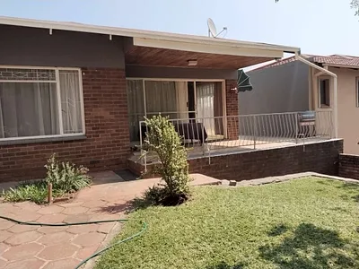 4 Bedroom House For Sale in Pretoria - McOZ.webp