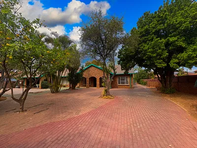 3 Bedroom House For Sale in Akasia - MX6b.webp