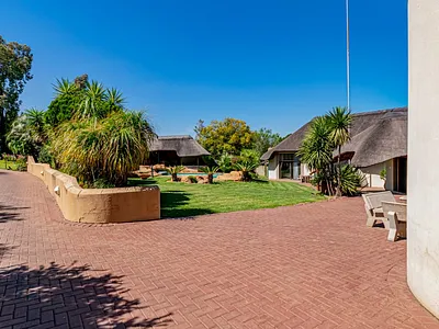 5 Bedroom House For Sale in Vanderbijlpark - 5jTO.webp